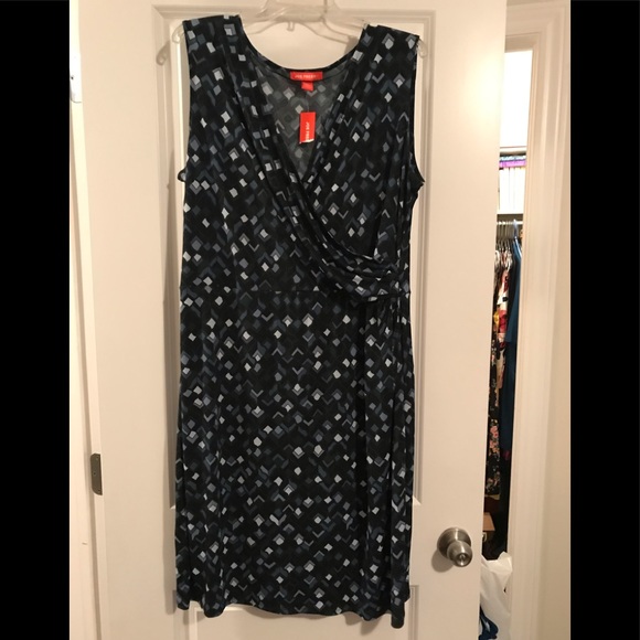 Ladies Plus Dress - Picture 1 of 2